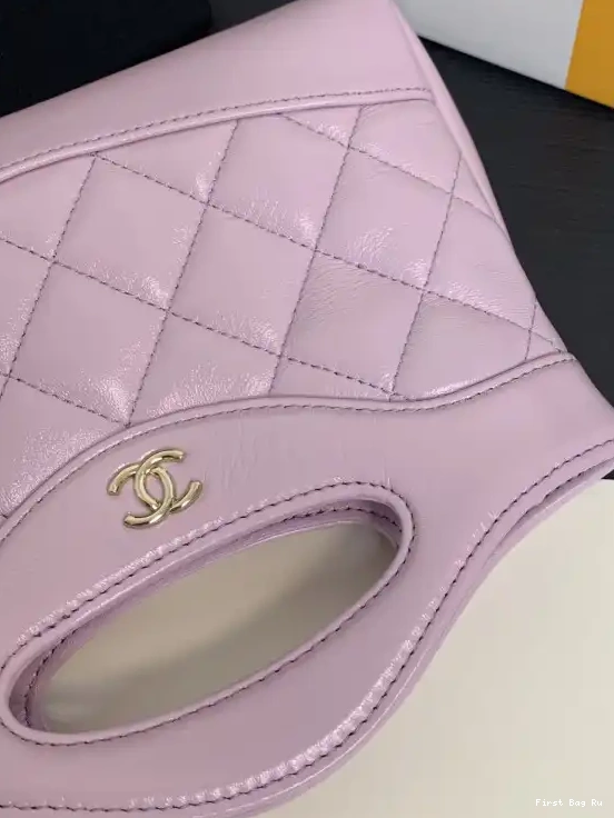 First Bag Ru SHOPPING BAG-21*17*3.5cm CHANEL 0702